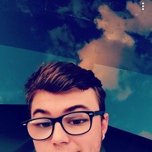 Meet your Posher, Travis